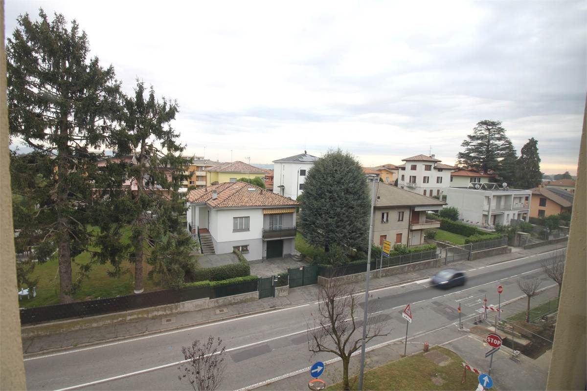 AMPIO QUADRILOCALE CON BOX DOPPIO - VILLA GUARDIA