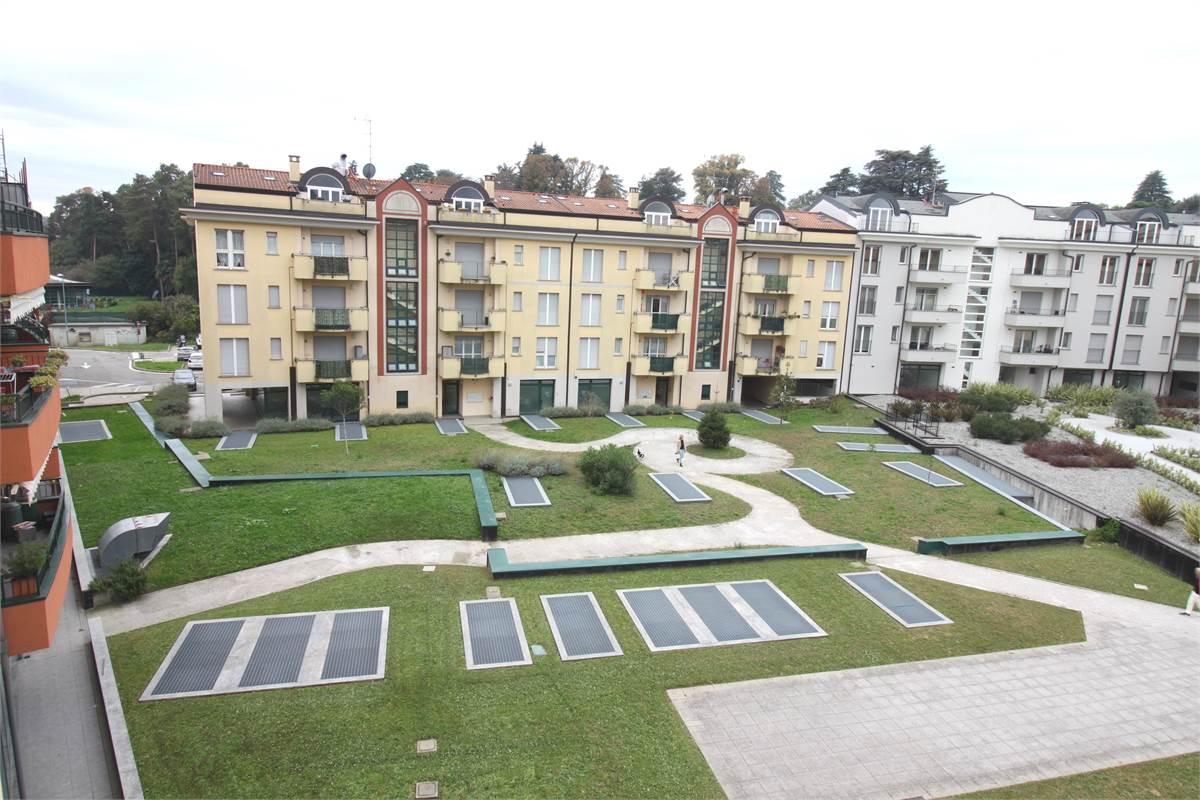 AMPIO QUADRILOCALE CON BOX DOPPIO - VILLA GUARDIA