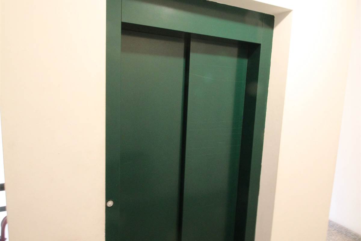AMPIO QUADRILOCALE CON BOX DOPPIO - VILLA GUARDIA