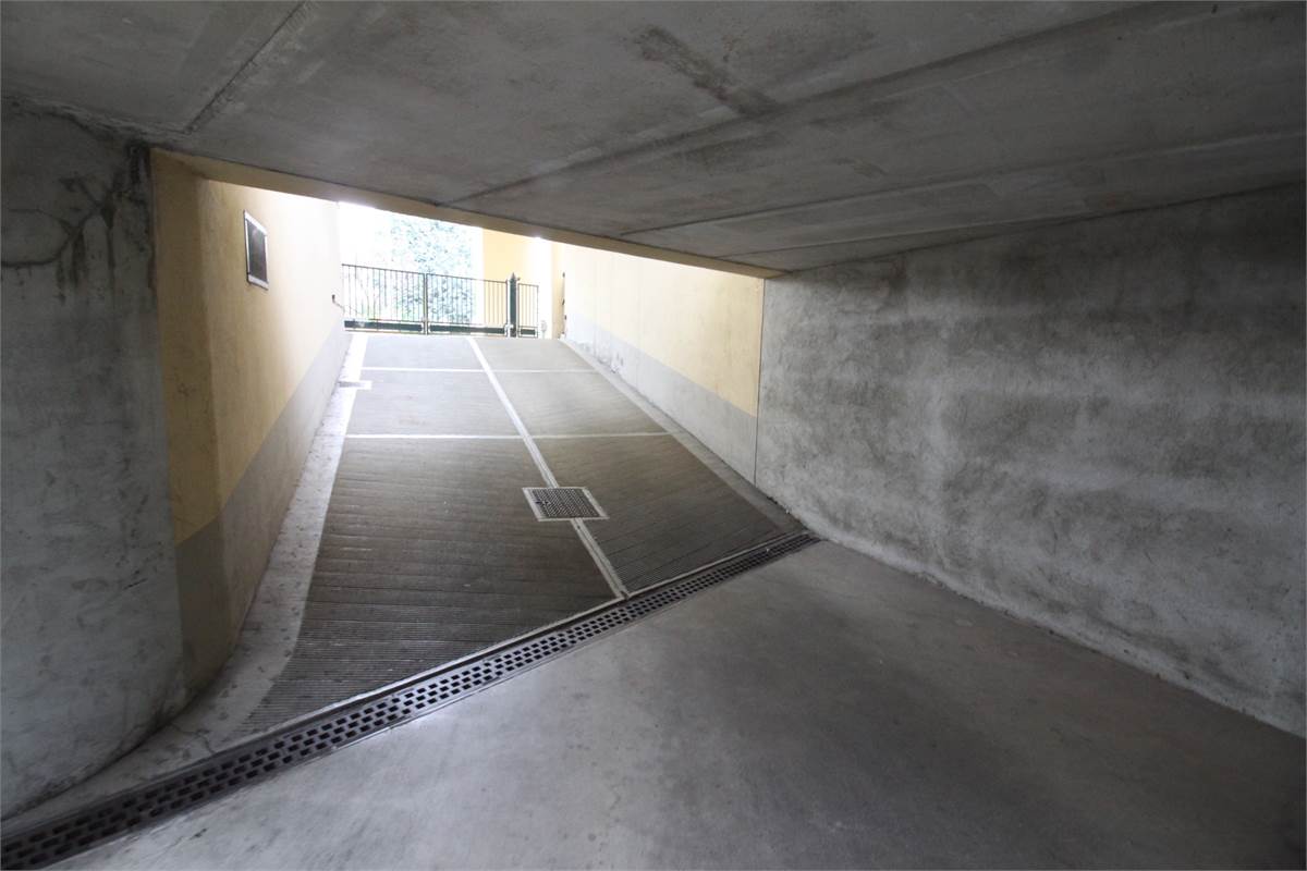 AMPIO QUADRILOCALE CON BOX DOPPIO - VILLA GUARDIA