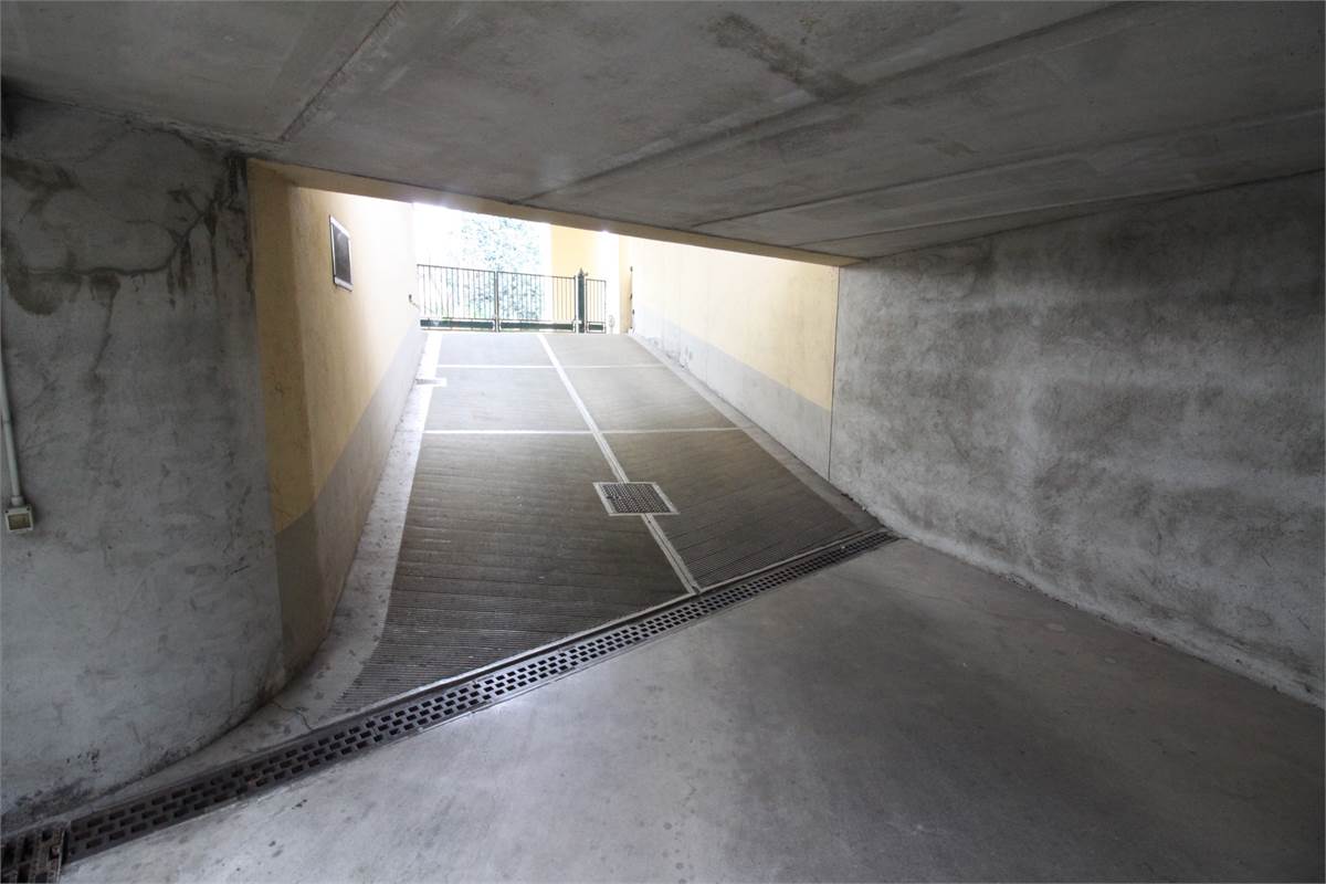AMPIO QUADRILOCALE CON BOX DOPPIO - VILLA GUARDIA
