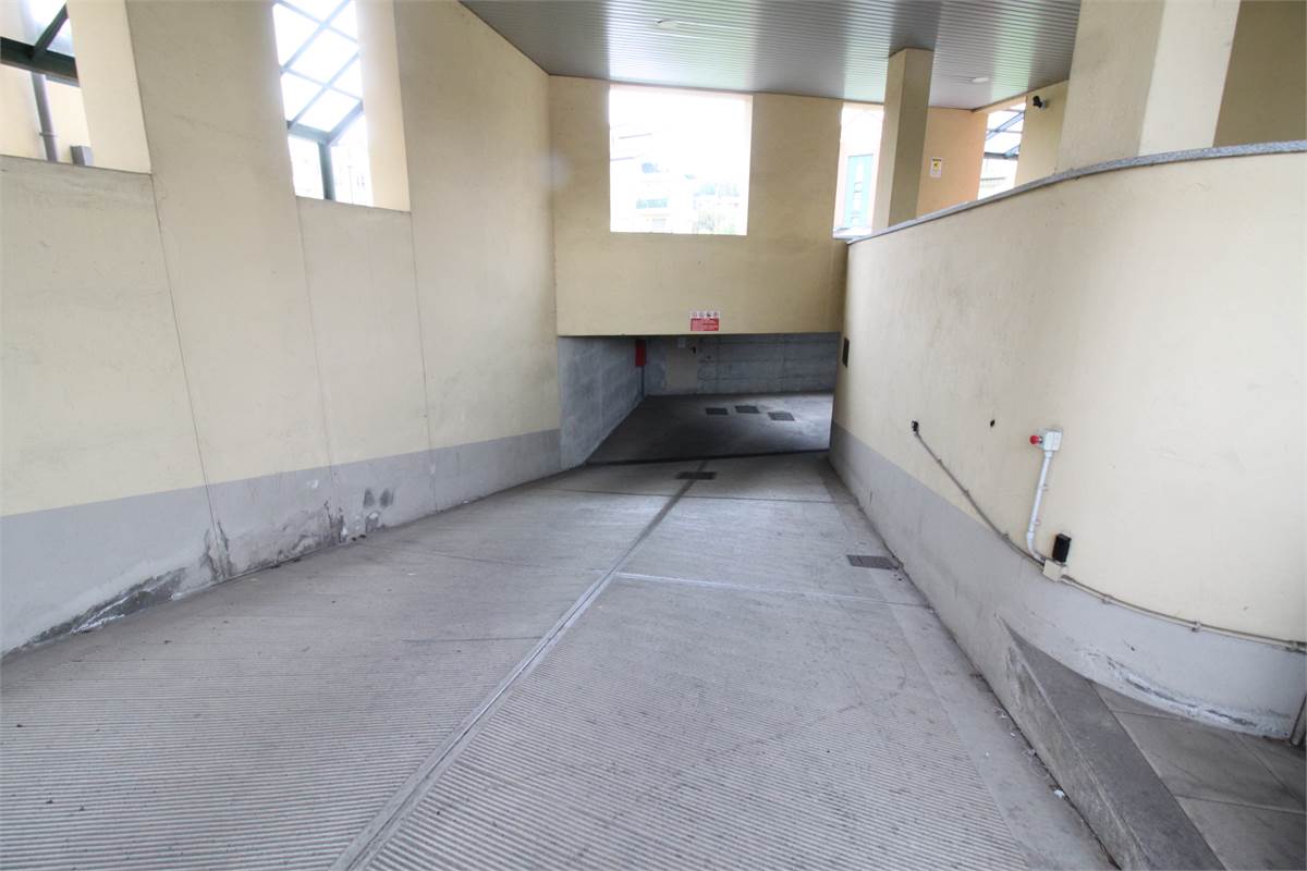 AMPIO QUADRILOCALE CON BOX DOPPIO - VILLA GUARDIA
