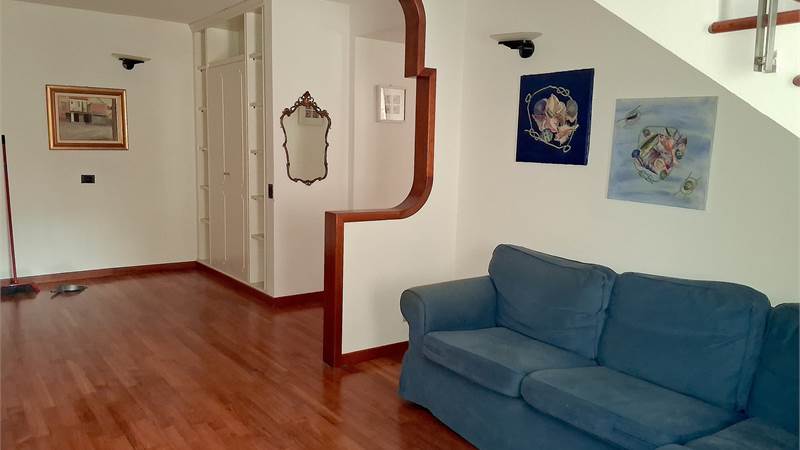 PORZIONE CASA CIELO TERRA CON  2 GRANDI BOX - ROVENNA - CERNOBBIO