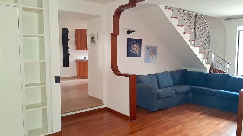 PORZIONE CASA CIELO TERRA CON  2 GRANDI BOX - ROVENNA - CERNOBBIO