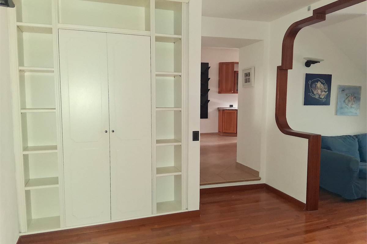 PORZIONE CASA CIELO TERRA CON  2 GRANDI BOX - ROVENNA - CERNOBBIO