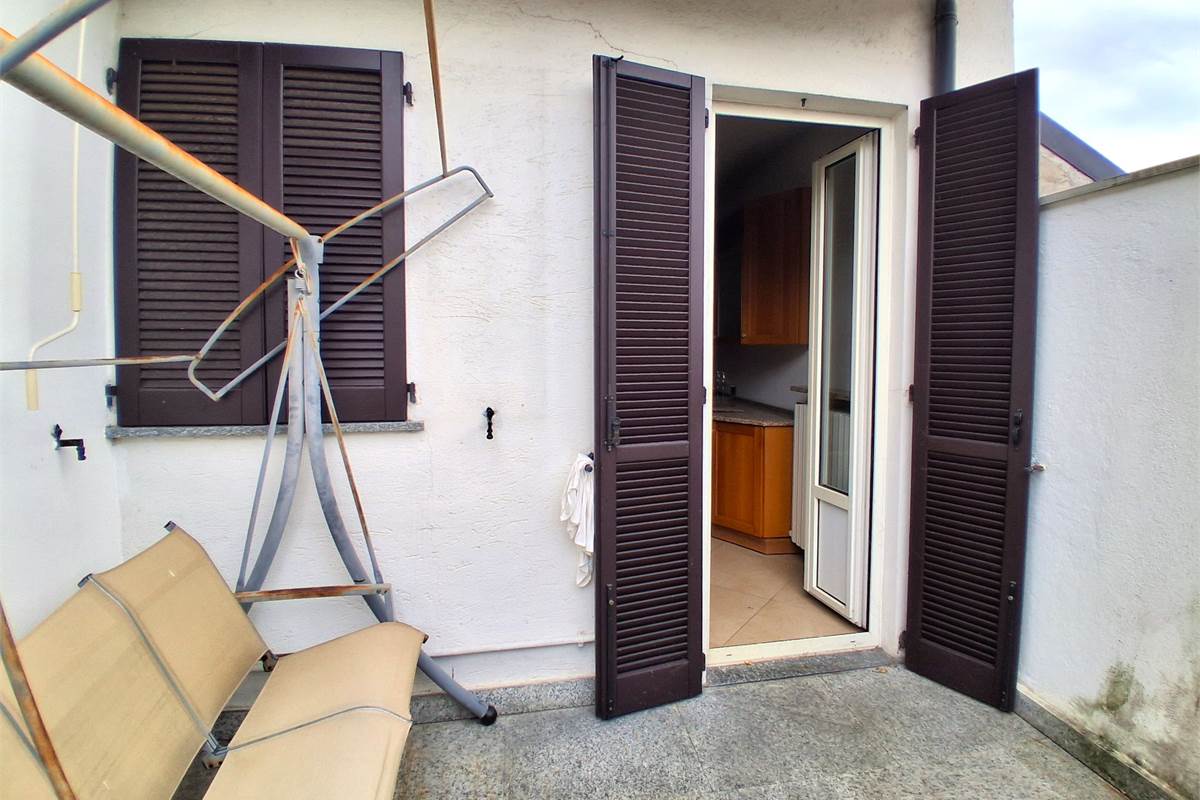 PORZIONE CASA CIELO TERRA CON  2 GRANDI BOX - ROVENNA - CERNOBBIO