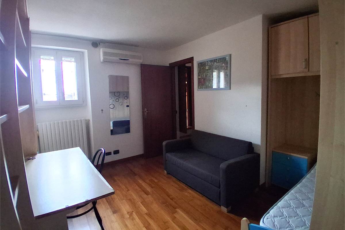 PORZIONE CASA CIELO TERRA CON  2 GRANDI BOX - ROVENNA - CERNOBBIO
