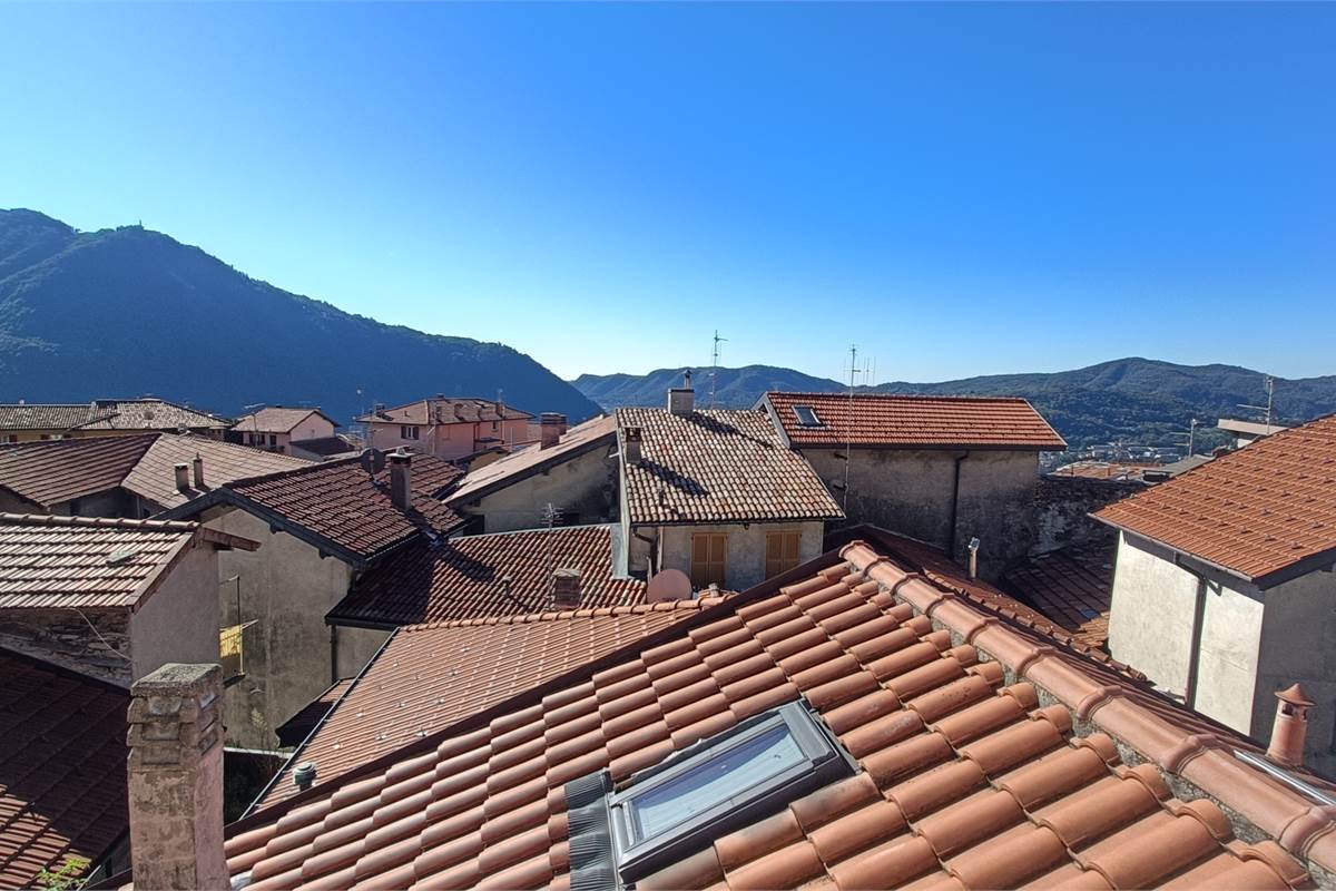PORZIONE CASA CIELO TERRA CON  2 GRANDI BOX - ROVENNA - CERNOBBIO