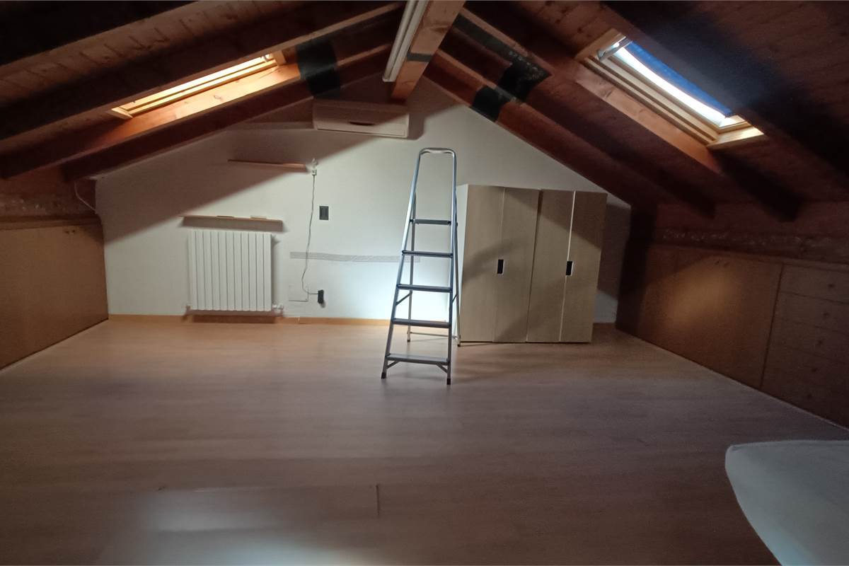 PORZIONE CASA CIELO TERRA CON  2 GRANDI BOX - ROVENNA - CERNOBBIO