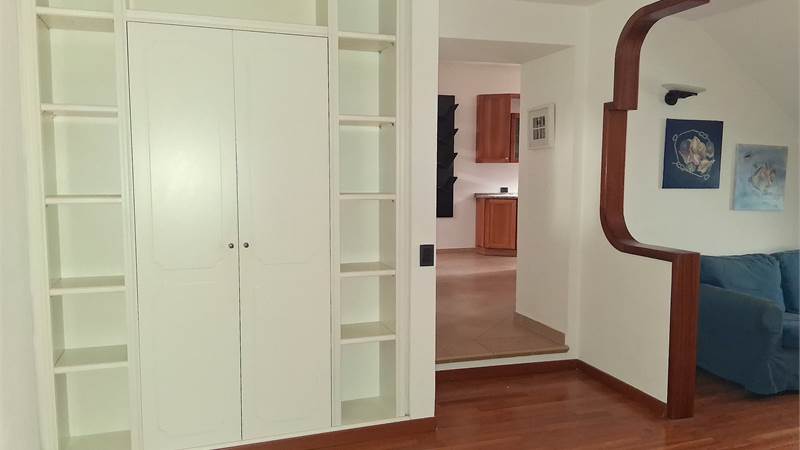PORZIONE DI CASA CIELO TERRA CON TRIPLO BOX -ROVENNA -CERNOBBIO