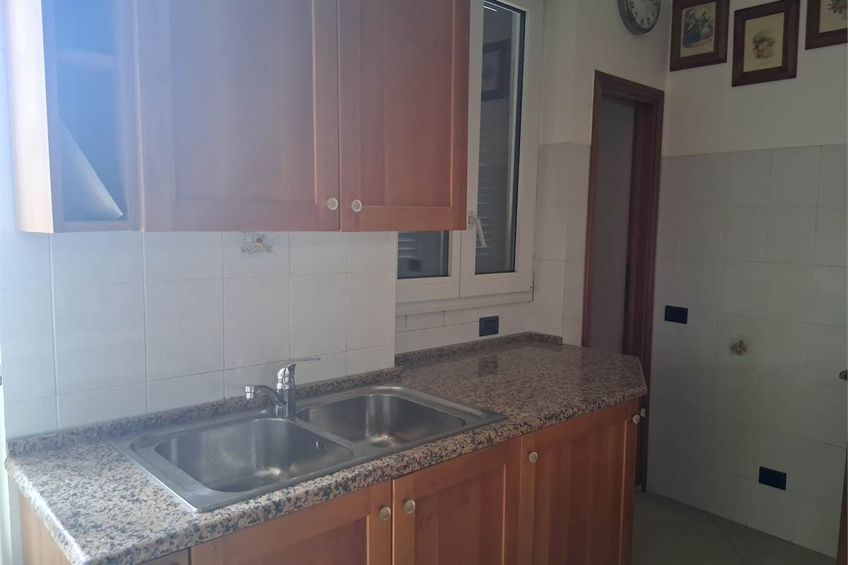 PORZIONE DI CASA CIELO TERRA CON TRIPLO BOX -ROVENNA -CERNOBBIO