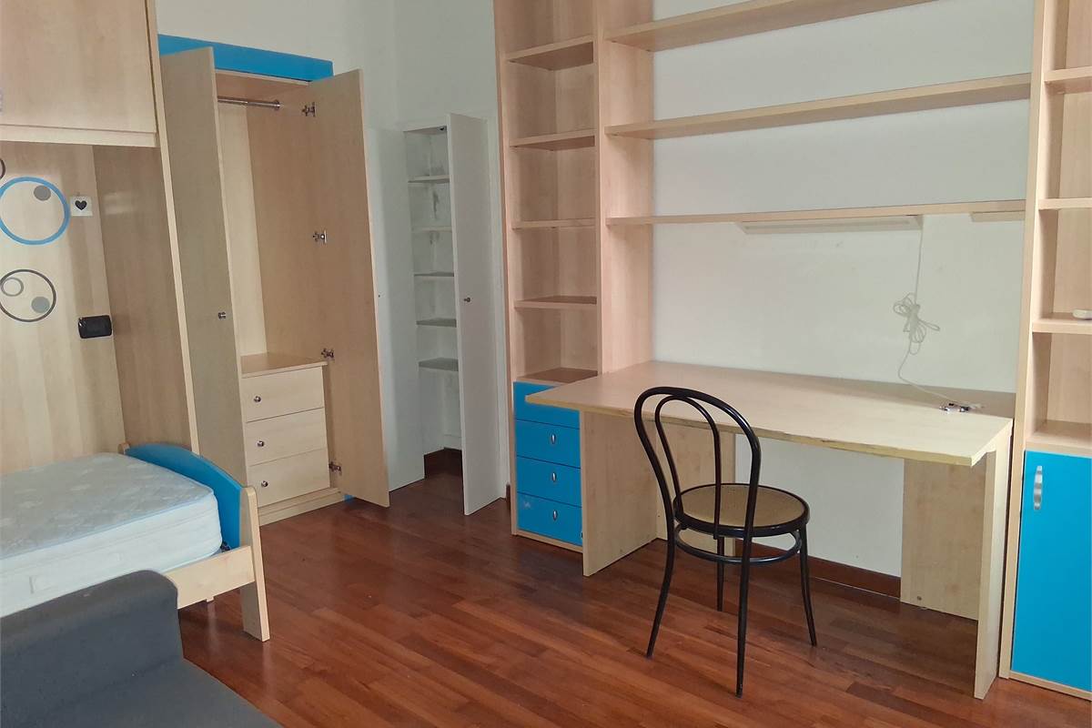 PORZIONE DI CASA CIELO TERRA CON TRIPLO BOX -ROVENNA -CERNOBBIO