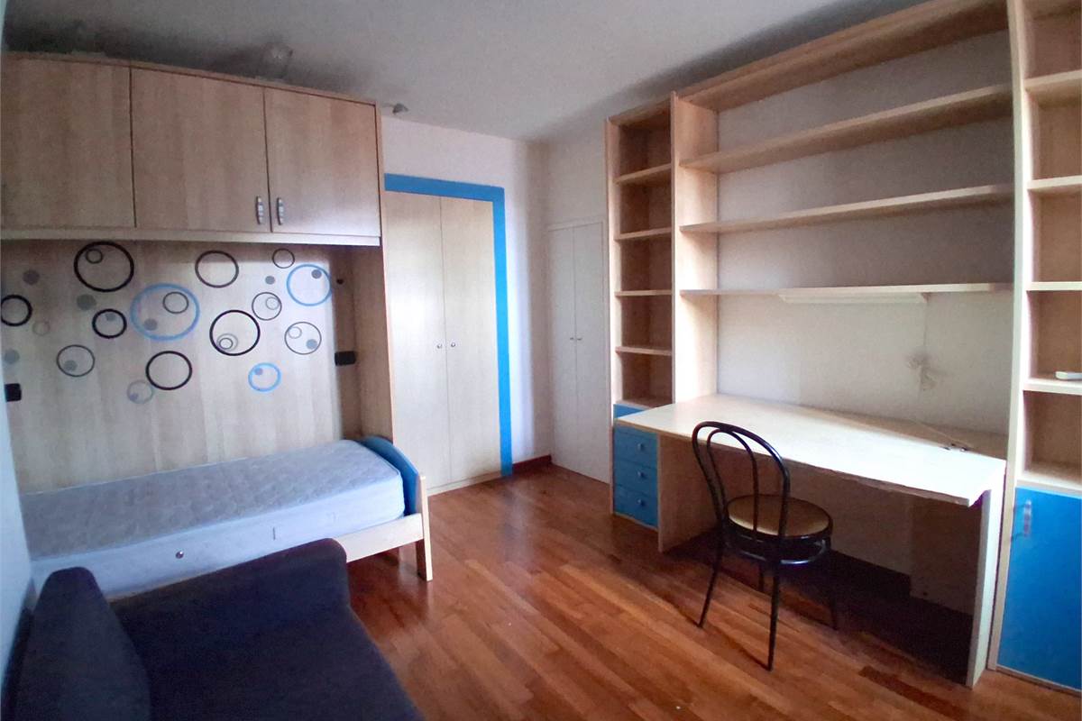 PORZIONE DI CASA CIELO TERRA CON TRIPLO BOX -ROVENNA -CERNOBBIO