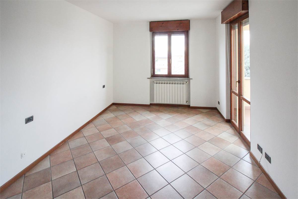 AMPIO QUADRILOCALE CON BOX DOPPIO - VILLA GUARDIA