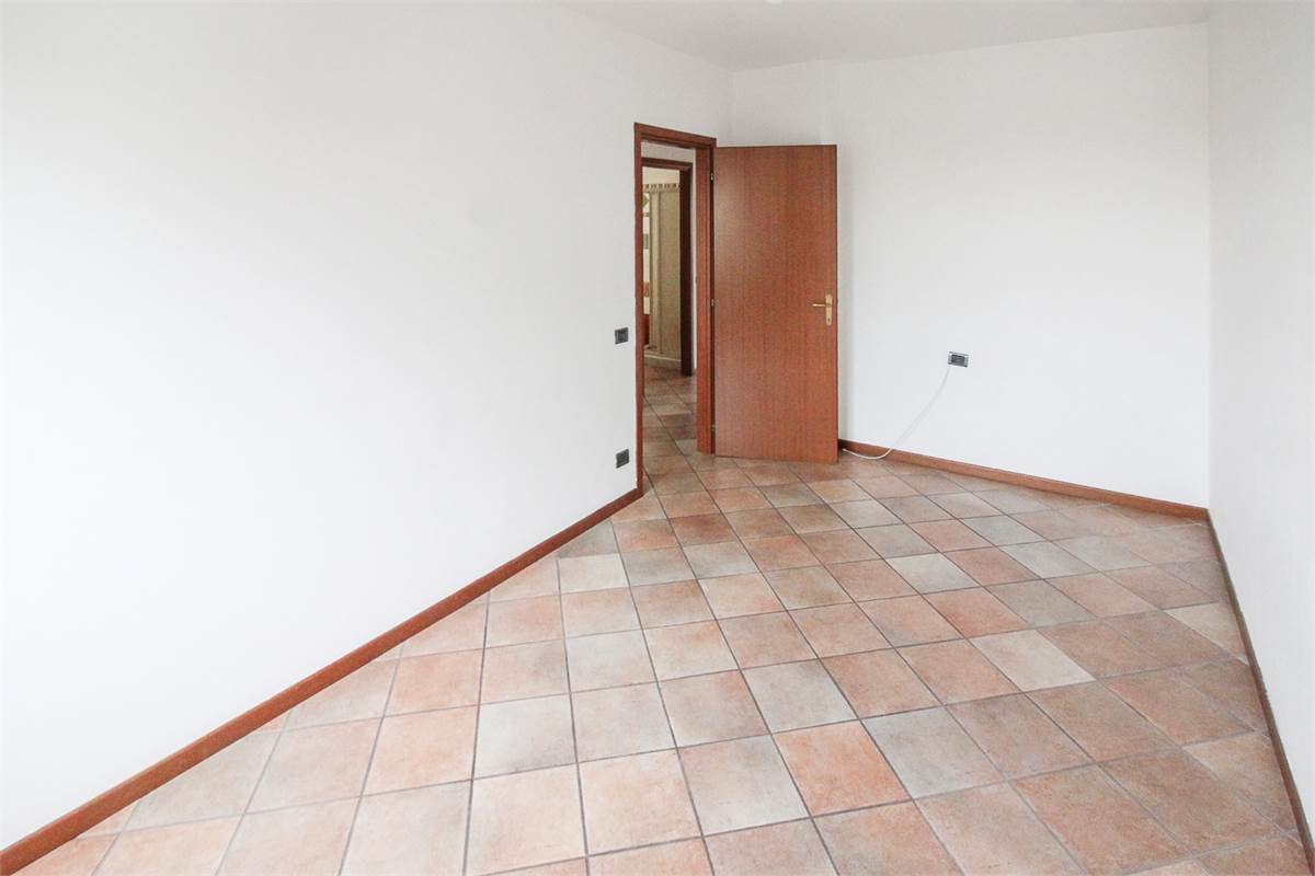 AMPIO QUADRILOCALE CON BOX DOPPIO - VILLA GUARDIA