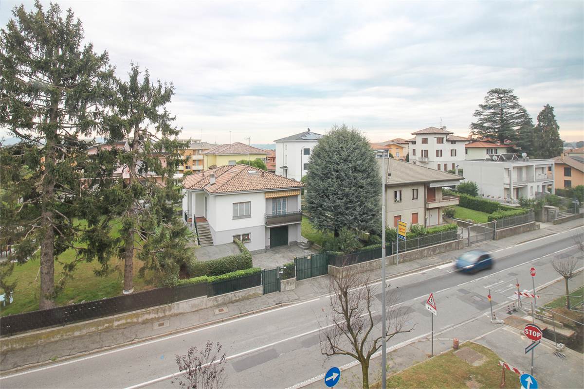 AMPIO QUADRILOCALE CON BOX DOPPIO - VILLA GUARDIA