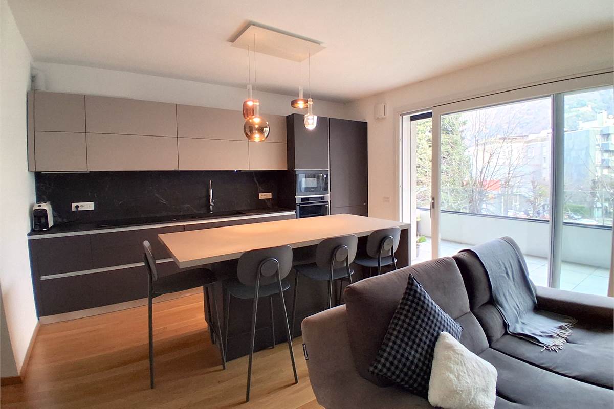 NUOVO QUADRILOCALE IN AFFITTO - BORGHI - COMO