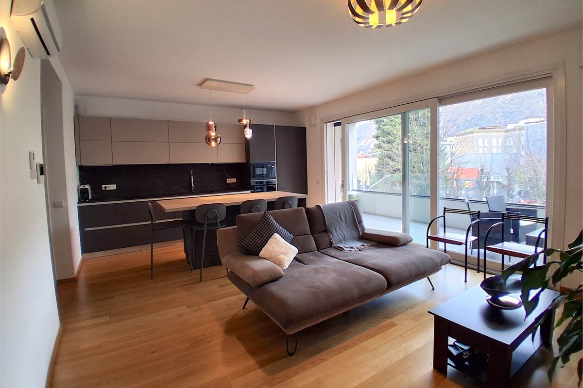 NUOVO QUADRILOCALE IN AFFITTO - BORGHI - COMO