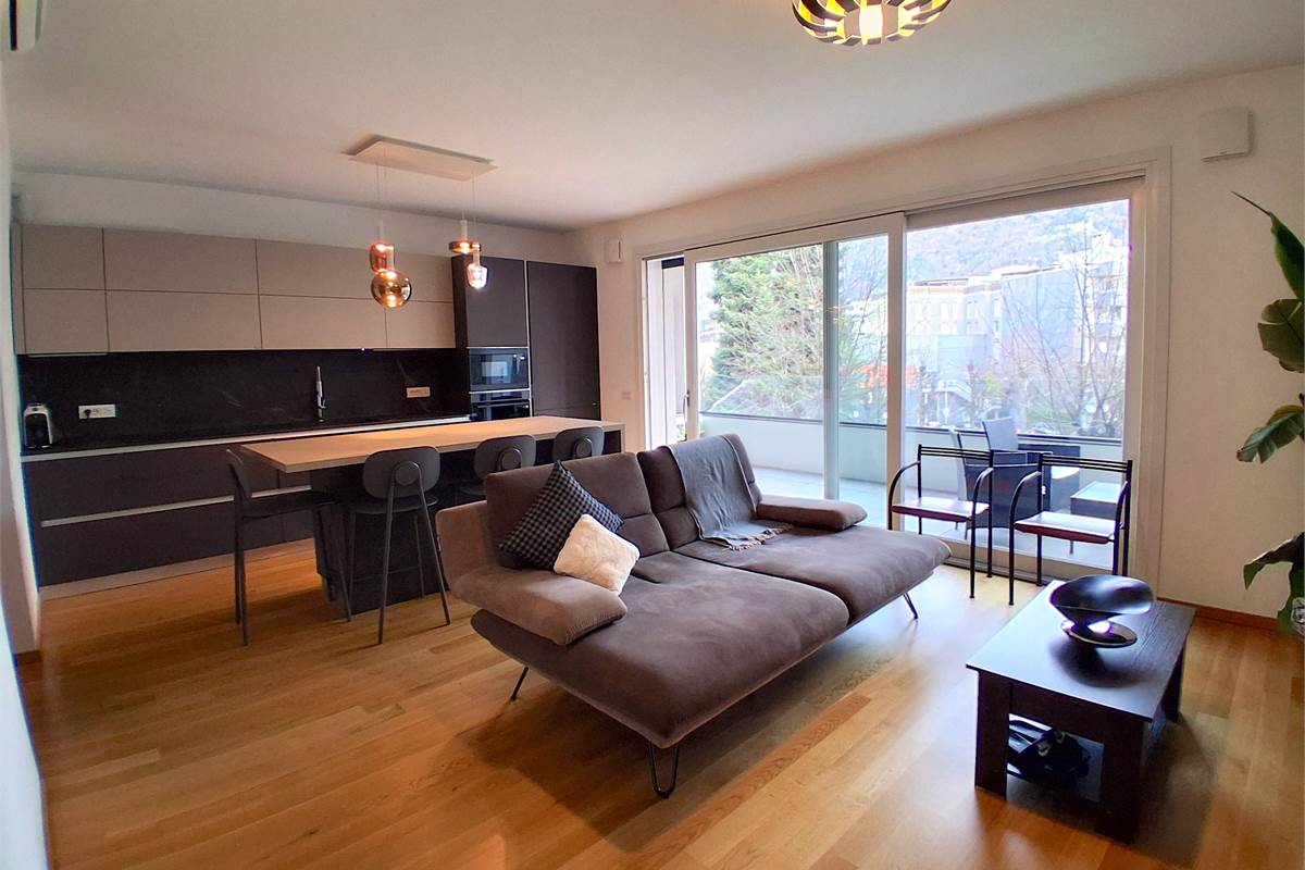 NUOVO QUADRILOCALE IN AFFITTO - BORGHI - COMO