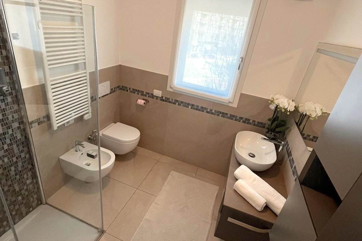 NUOVO QUADRILOCALE IN AFFITTO - BORGHI - COMO