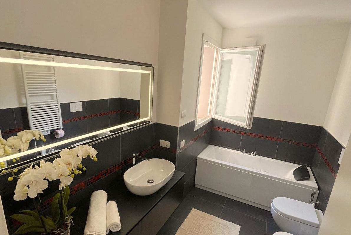 NUOVO QUADRILOCALE IN AFFITTO - BORGHI - COMO