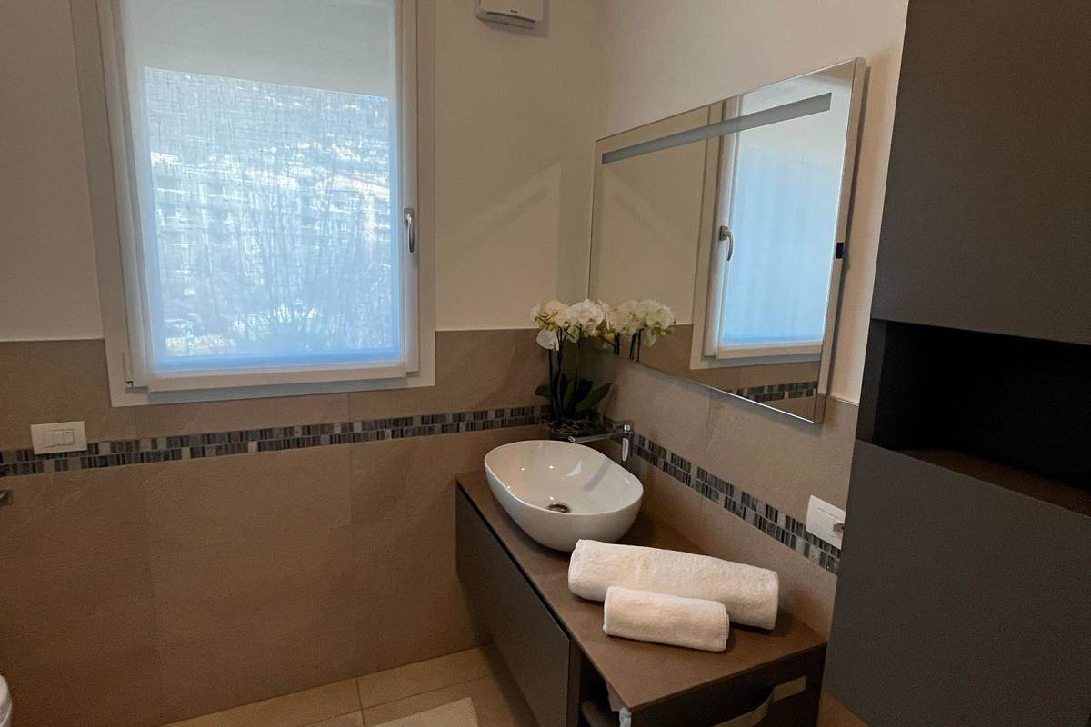 NUOVO QUADRILOCALE IN AFFITTO - BORGHI - COMO