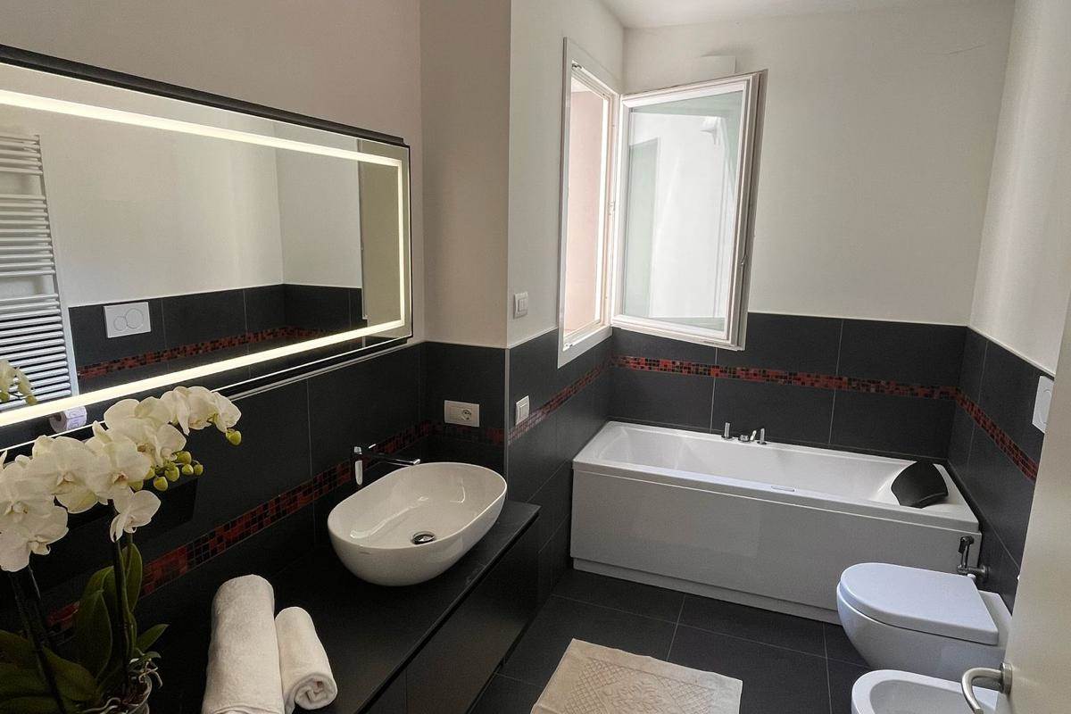 NUOVO QUADRILOCALE IN AFFITTO - BORGHI - COMO