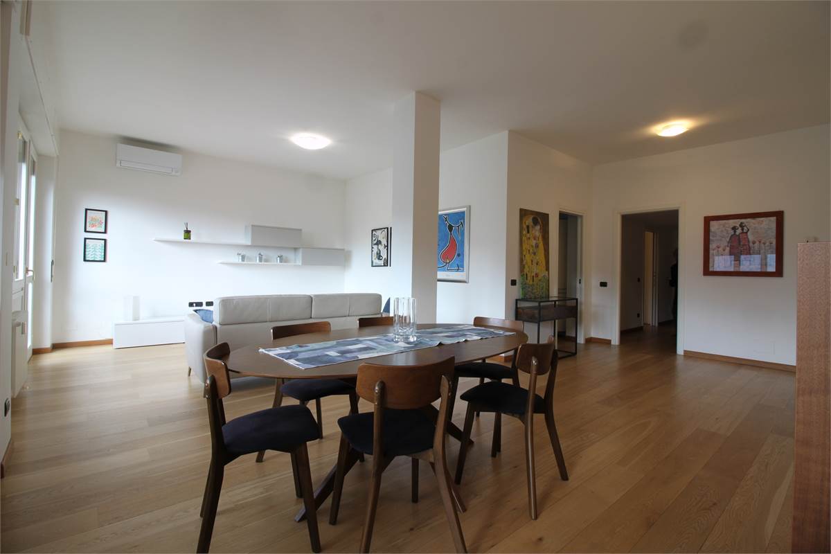 SPLENDITO QUADRILOCALE IN ZONA PANORAMICA