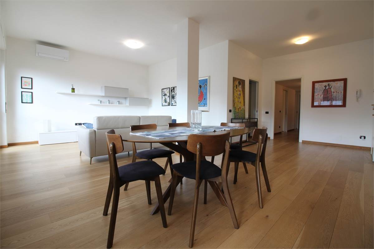 SPLENDITO QUADRILOCALE IN ZONA PANORAMICA