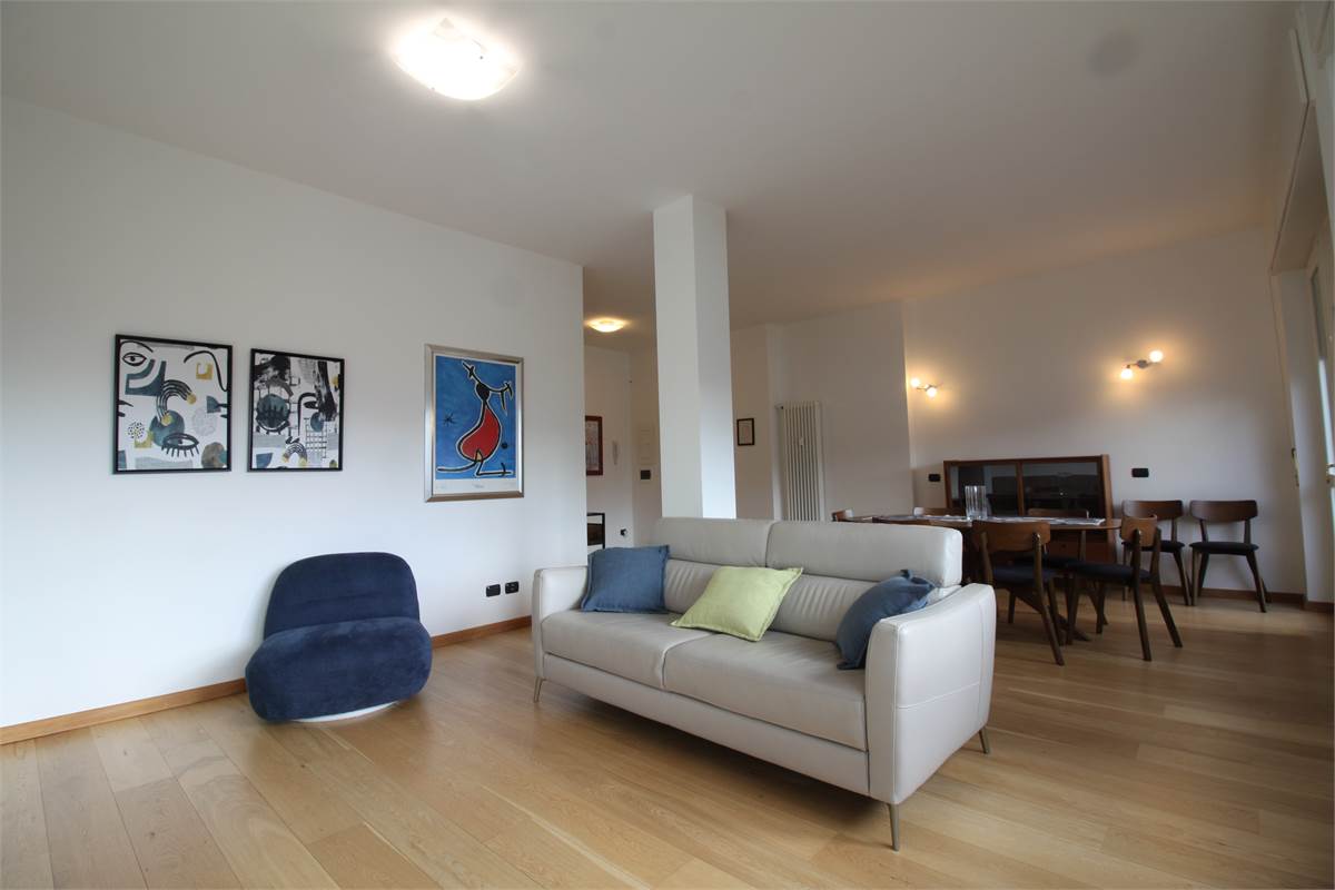 SPLENDITO QUADRILOCALE IN ZONA PANORAMICA