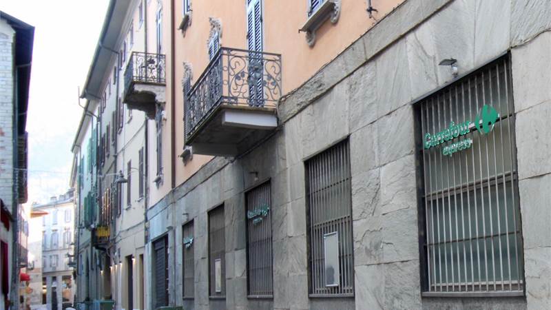 COMO CITTA' MURATA AMPIO APPARTAMENTO CON BALCONI