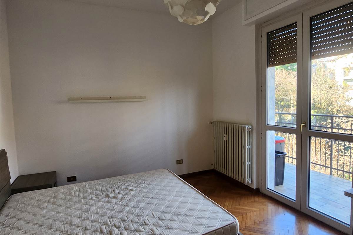 Ampio trilocale in zona Villa Olmo