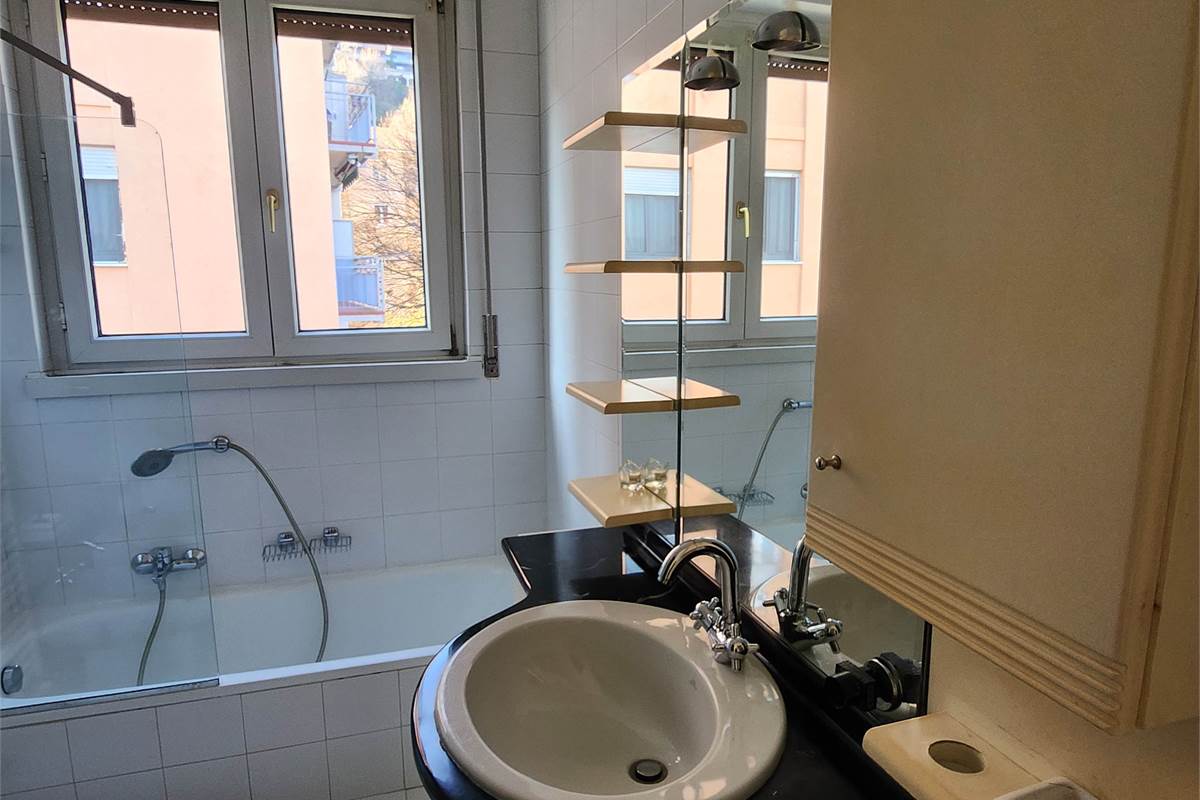 Ampio trilocale in zona Villa Olmo