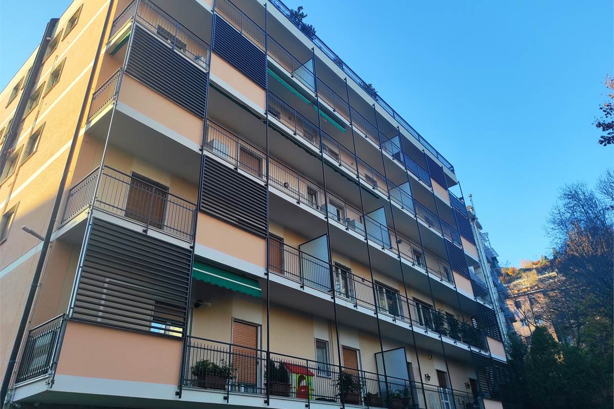 Ampio trilocale in zona Villa Olmo