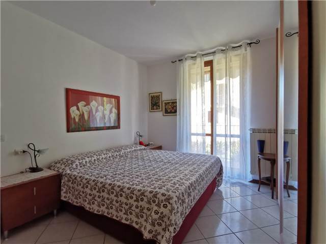 COMO CAMNAGO VOLTA bilocale arredato con balcone, box e cantina