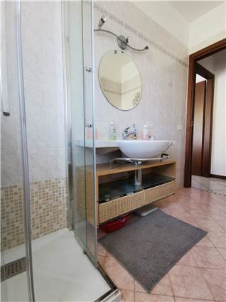 COMO CAMNAGO VOLTA bilocale arredato con balcone, box e cantina