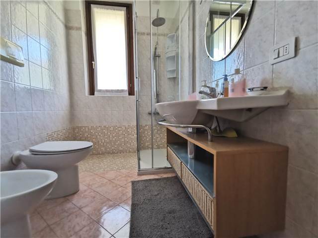 COMO CAMNAGO VOLTA bilocale arredato con balcone, box e cantina