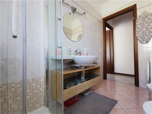 COMO CAMNAGO VOLTA bilocale arredato con balcone, box e cantina