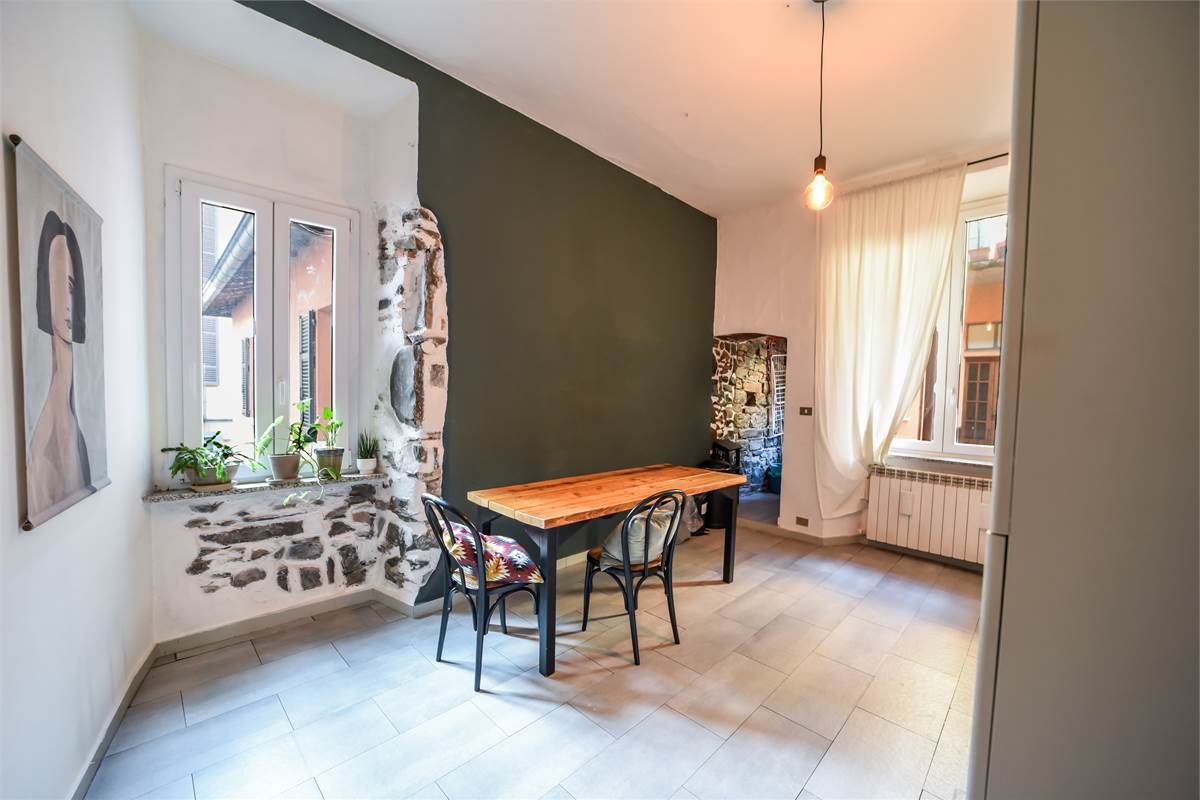 APPARTAMENTO CON BALCONE CENTRO STORICO - COMO