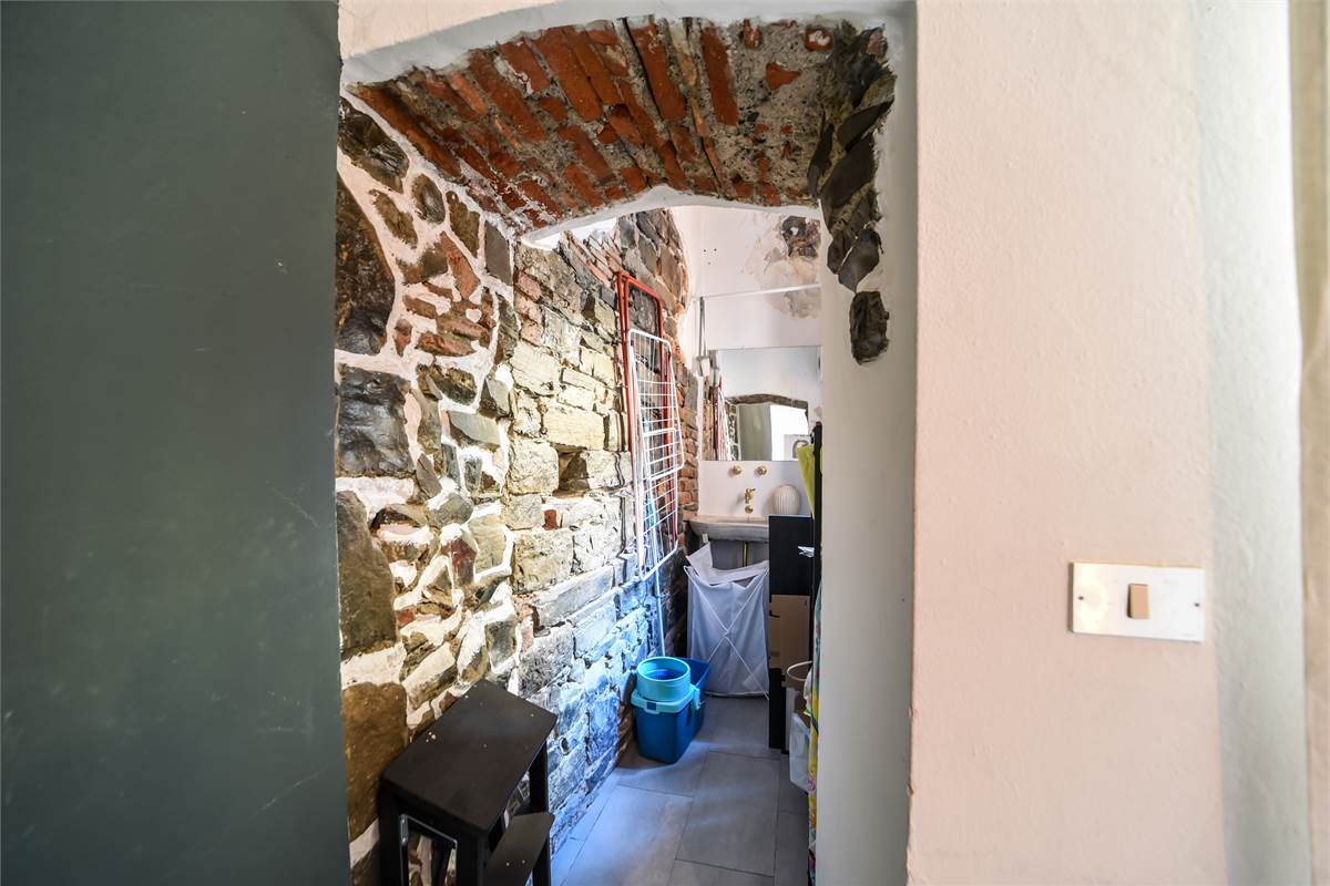 APPARTAMENTO CON BALCONE CENTRO STORICO - COMO