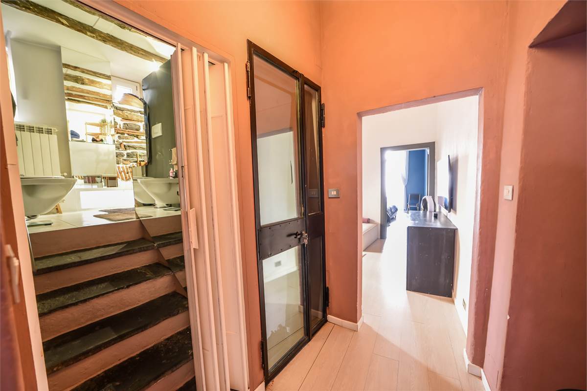 APPARTAMENTO CON BALCONE CENTRO STORICO - COMO