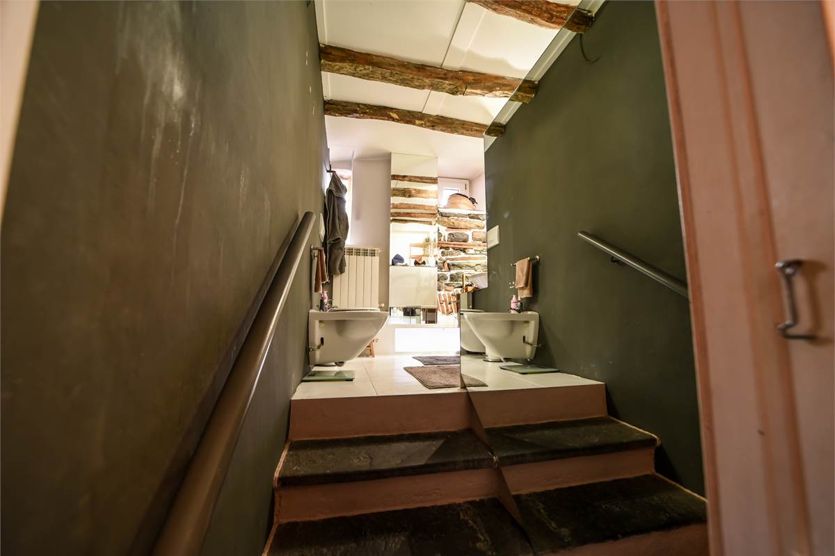 APPARTAMENTO CON BALCONE CENTRO STORICO - COMO