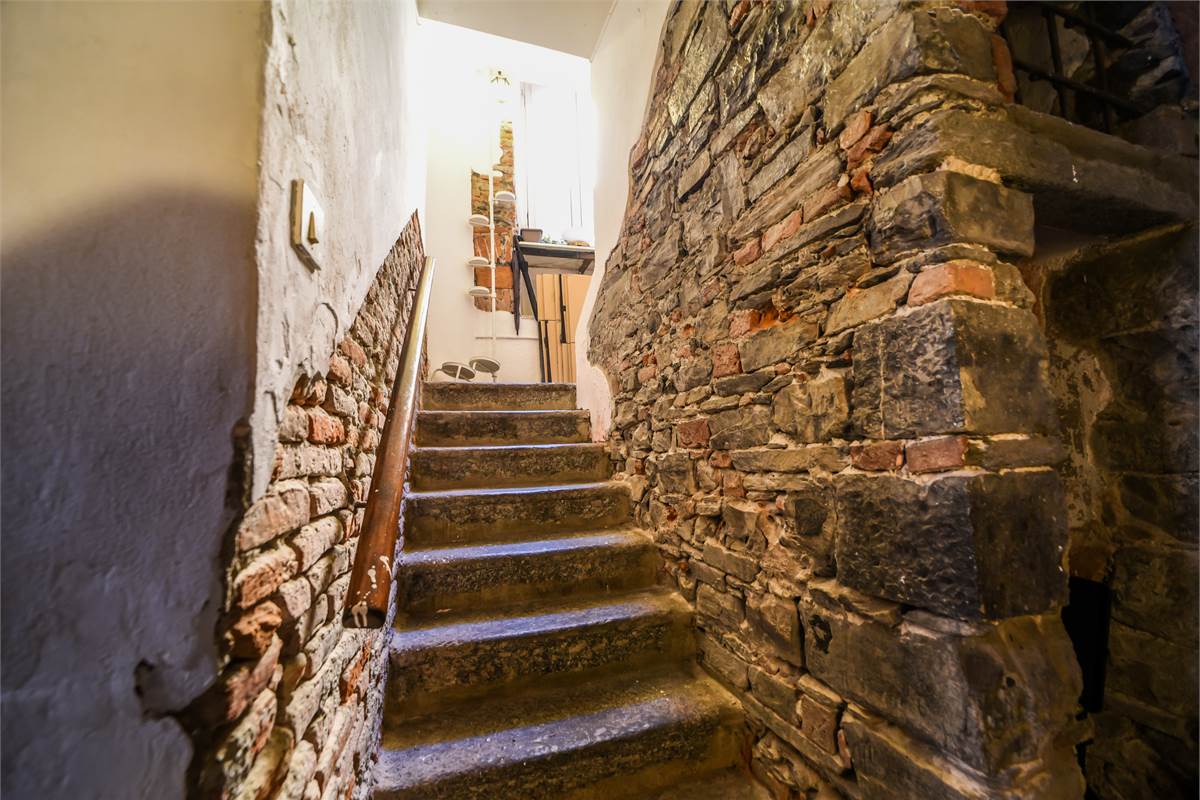 APPARTAMENTO CON BALCONE CENTRO STORICO - COMO