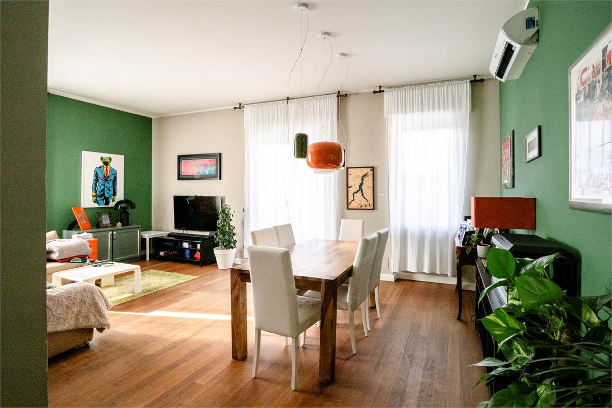 COMO via Santo Garovaglio AMPIO QUADRILOCALE CON BOX DOPPIO