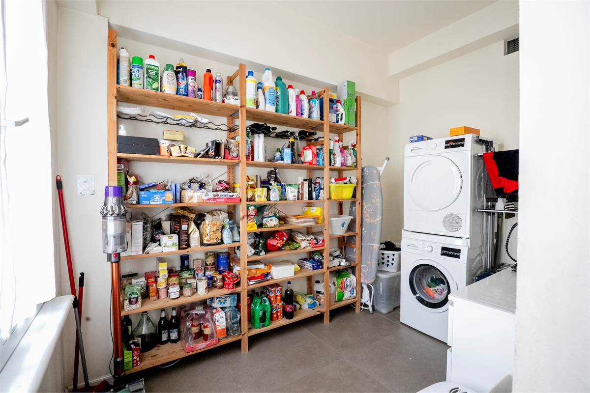 COMO via Santo Garovaglio AMPIO QUADRILOCALE CON BOX DOPPIO