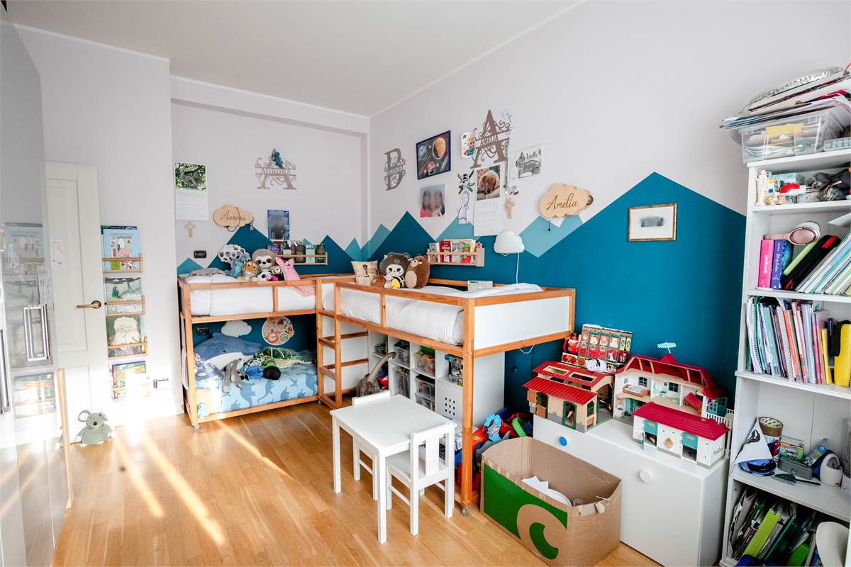 COMO via Santo Garovaglio AMPIO QUADRILOCALE CON BOX DOPPIO