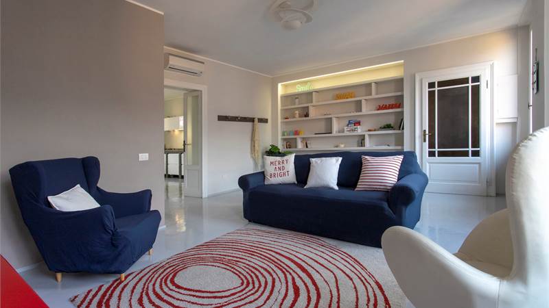 QUADRILOCALE IN CORTE INTERNA CON BOX - CENTRO - COMO  