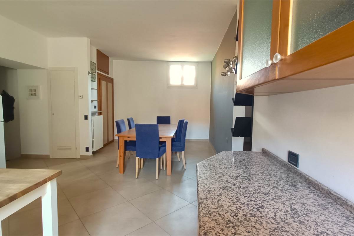 PORZIONE CASA CIELO TERRA CON  2 GRANDI BOX - ROVENNA - CERNOBBIO