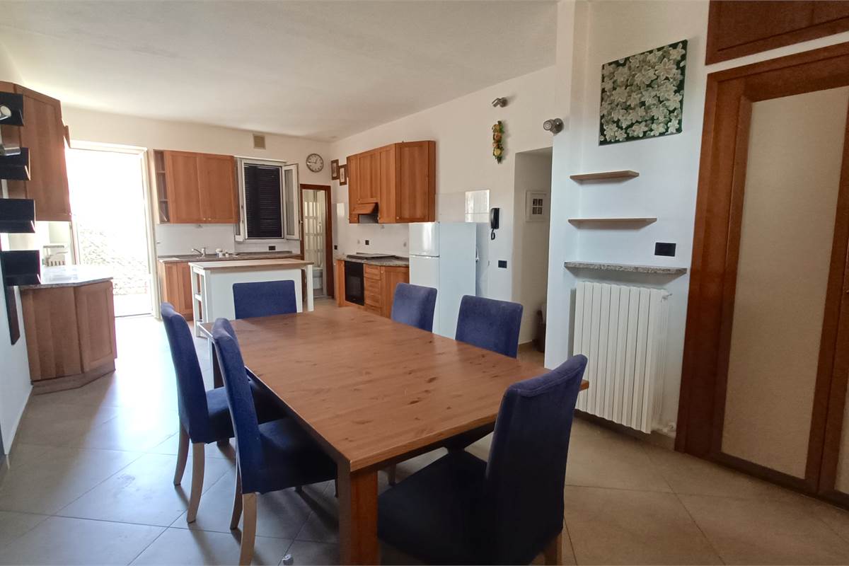 PORZIONE CASA CIELO TERRA CON  2 GRANDI BOX - ROVENNA - CERNOBBIO