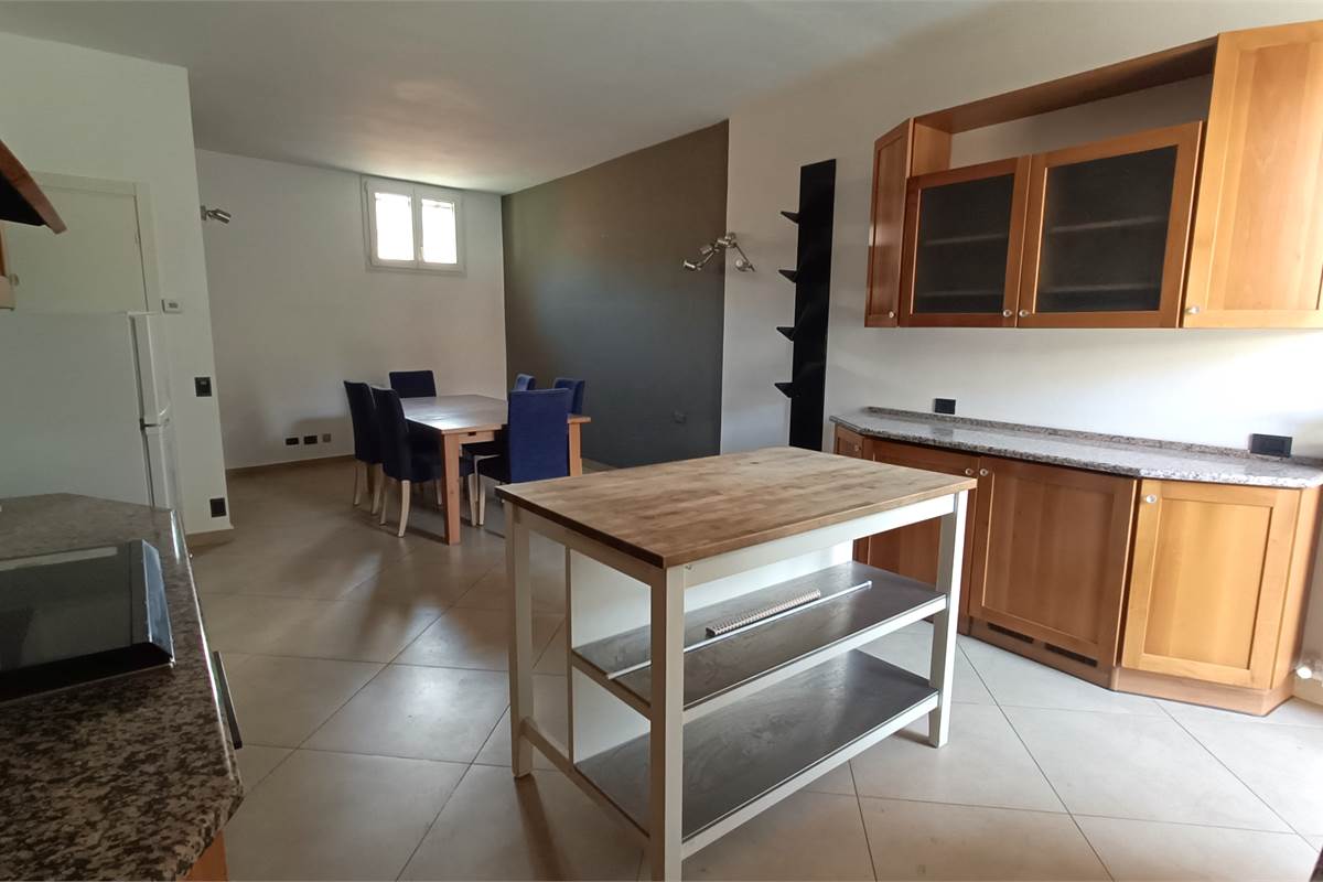 PORZIONE CASA CIELO TERRA CON  2 GRANDI BOX - ROVENNA - CERNOBBIO